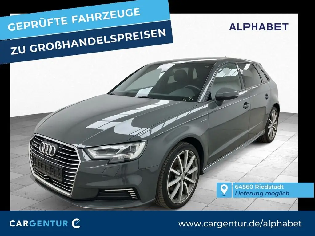 Photo 1 : Audi A3 2018 Hybrid