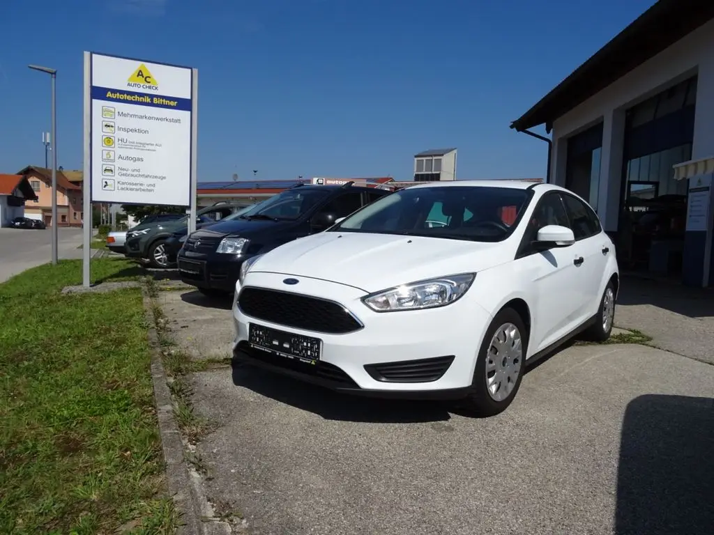 Photo 1 : Ford Focus 2016 Essence