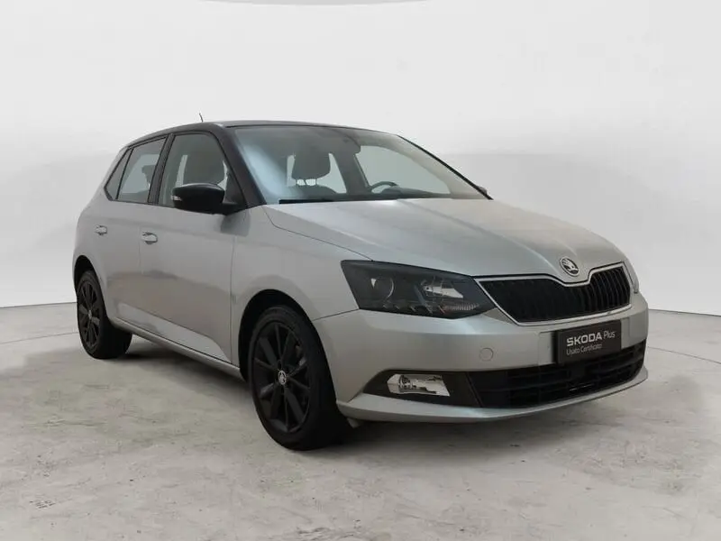 Photo 1 : Skoda Fabia 2017 Essence