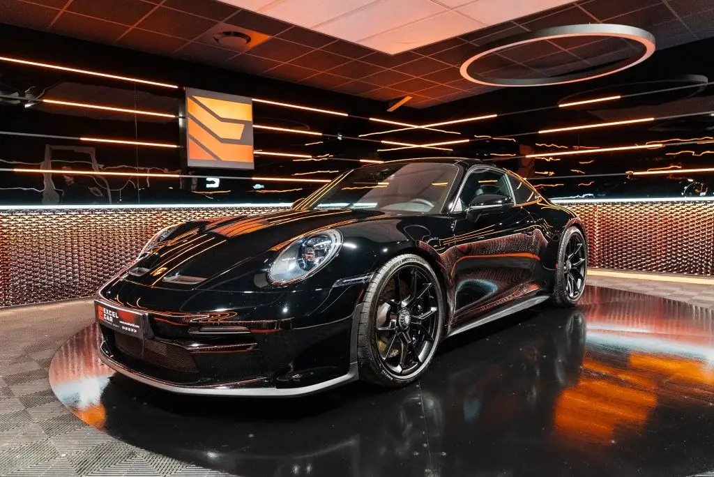 Photo 1 : Porsche 992 2022 Essence