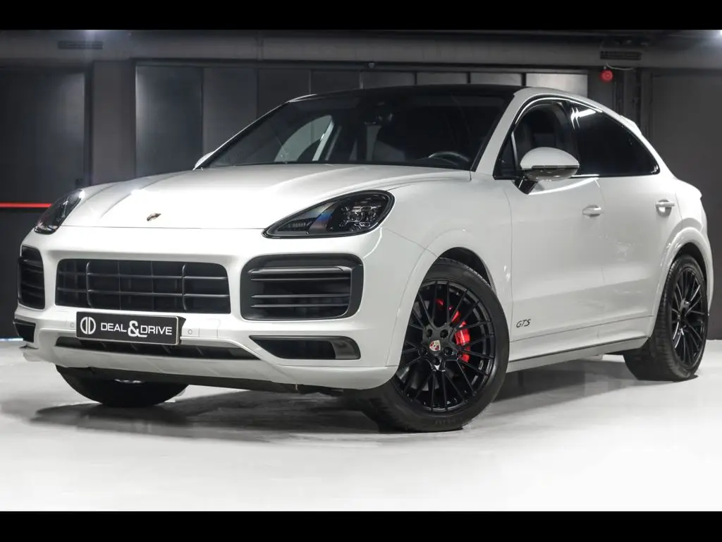 Photo 1 : Porsche Cayenne 2020 Petrol