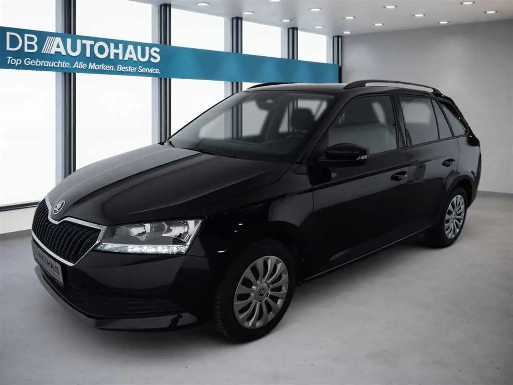 Photo 1 : Skoda Fabia 2022 Petrol