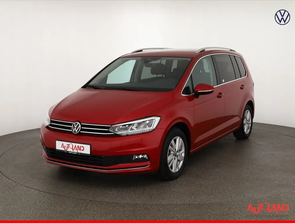 Photo 1 : Volkswagen Touran 2023 Petrol