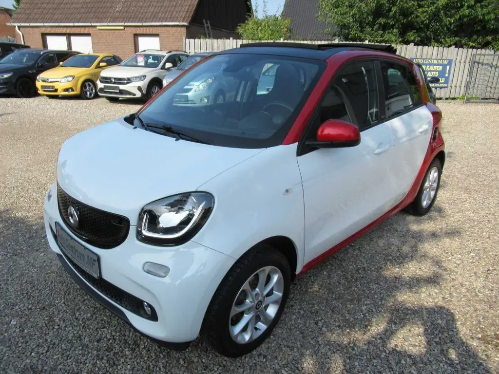 Photo 1 : Smart Forfour 2017 Petrol