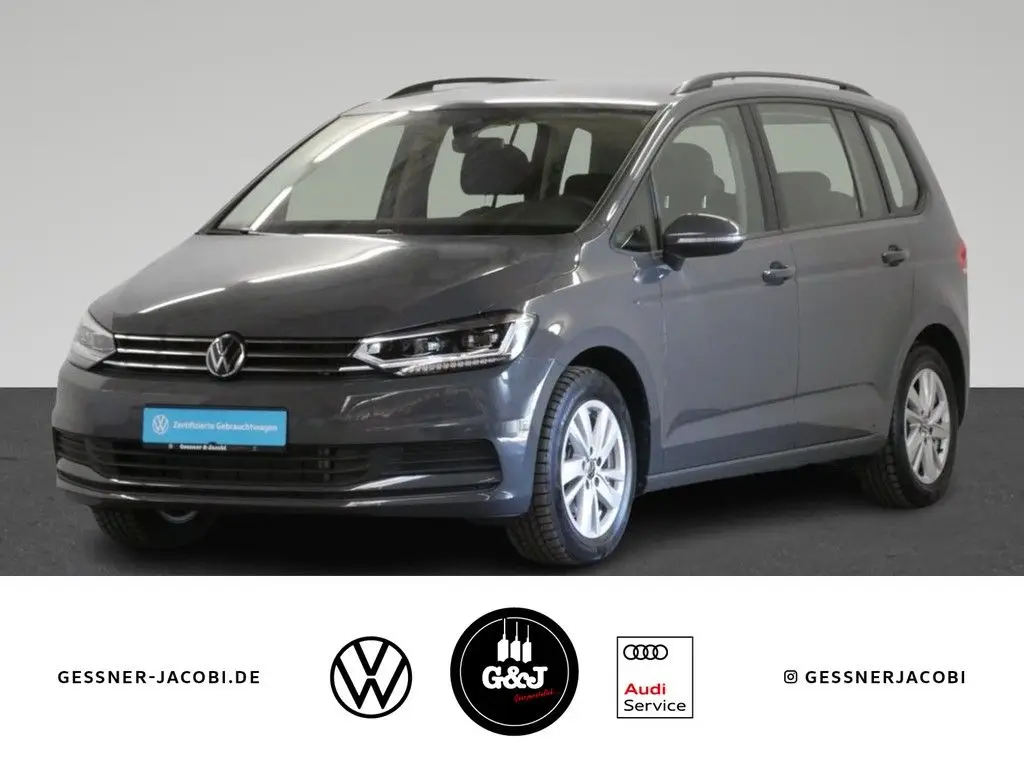 Photo 1 : Volkswagen Touran 2023 Essence