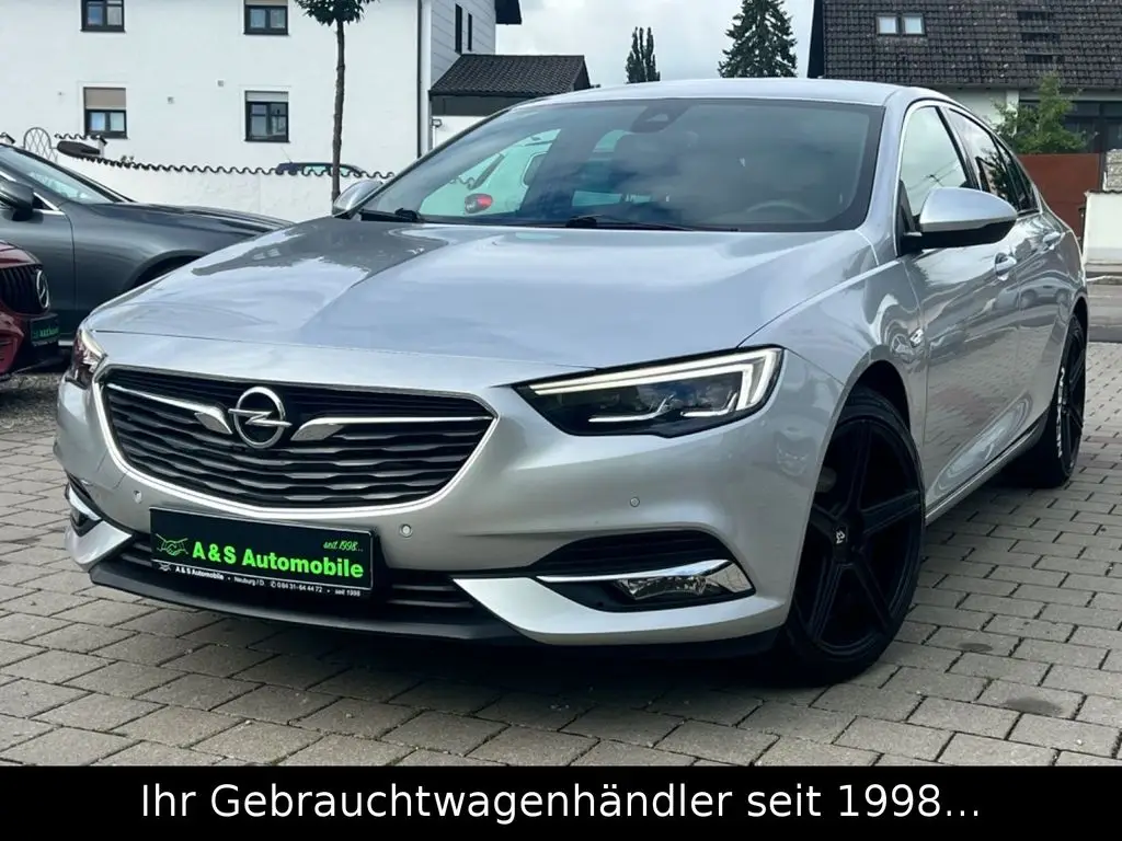 Photo 1 : Opel Insignia 2019 Essence