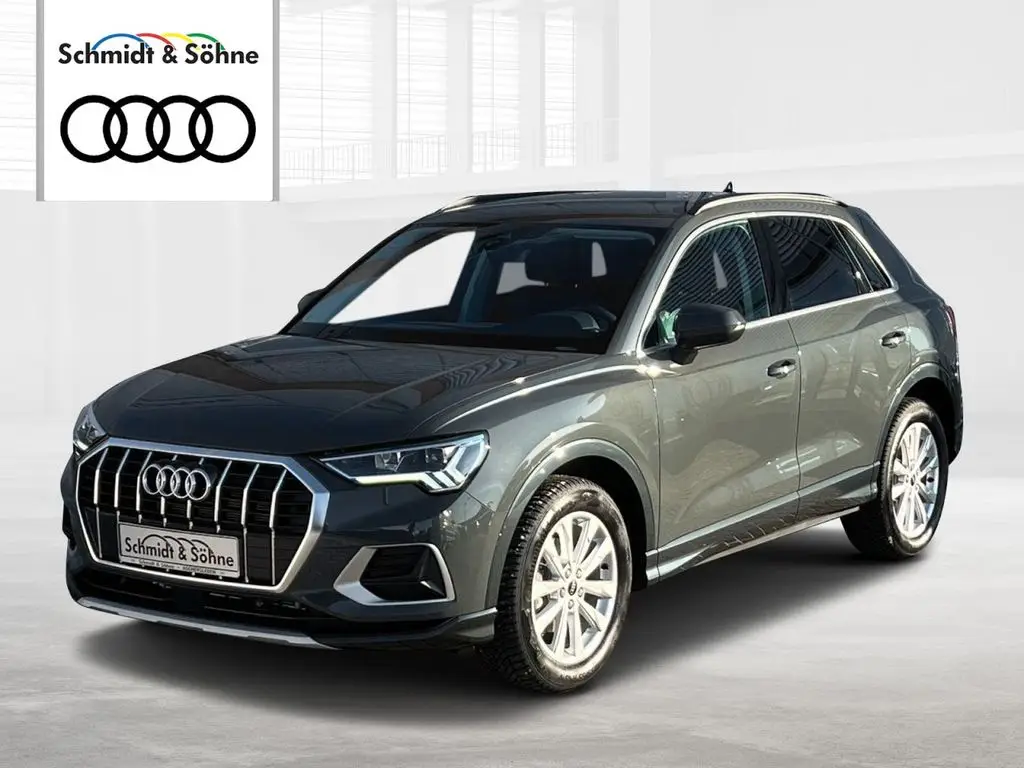 Photo 1 : Audi Q3 2024 Petrol