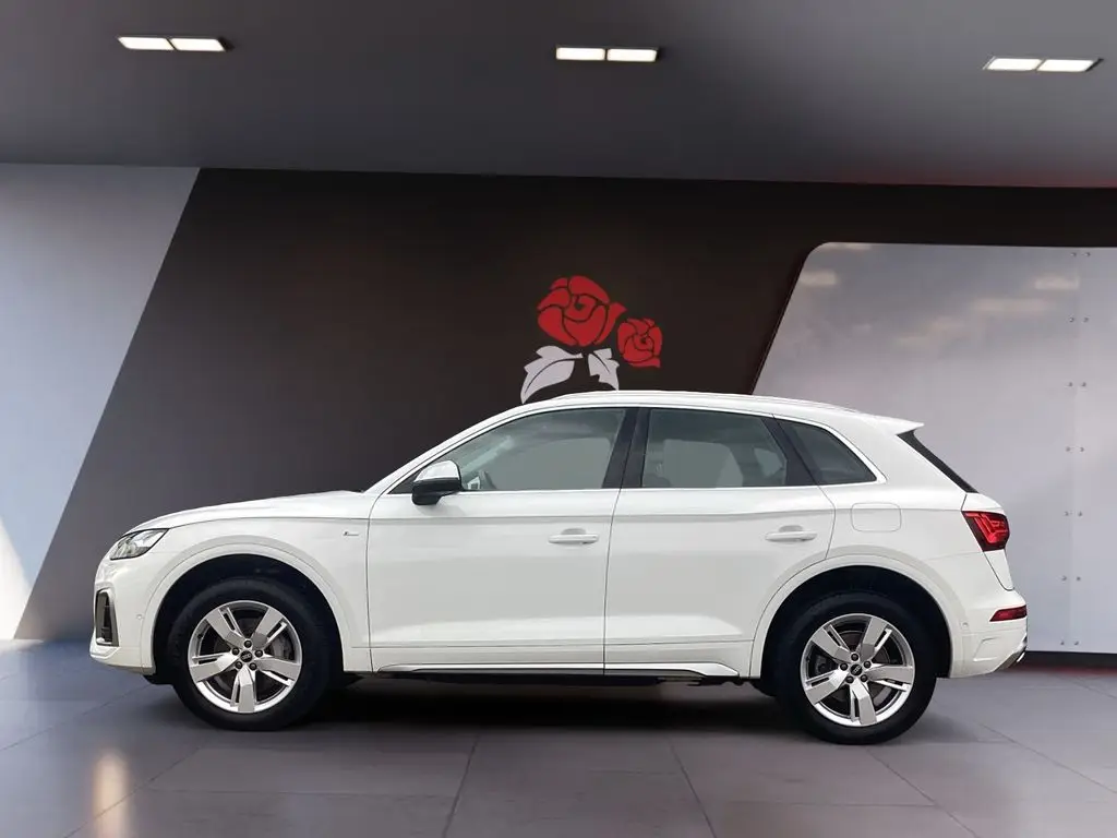 Photo 1 : Audi Q5 2021 Hybride