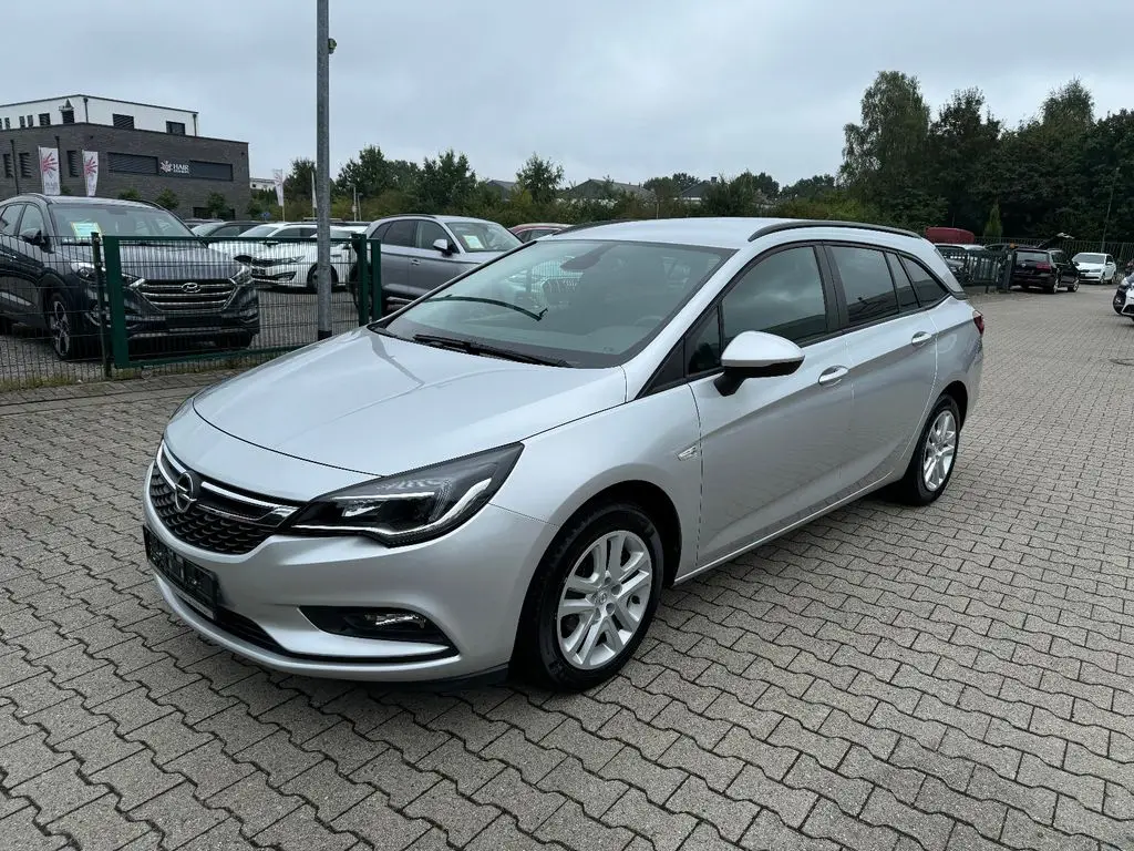 Photo 1 : Opel Astra 2018 Diesel