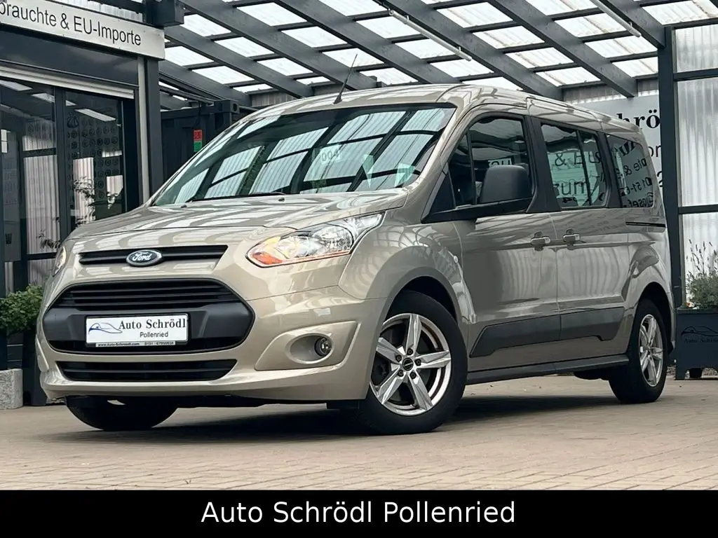 Photo 1 : Ford Grand Tourneo 2014 Petrol