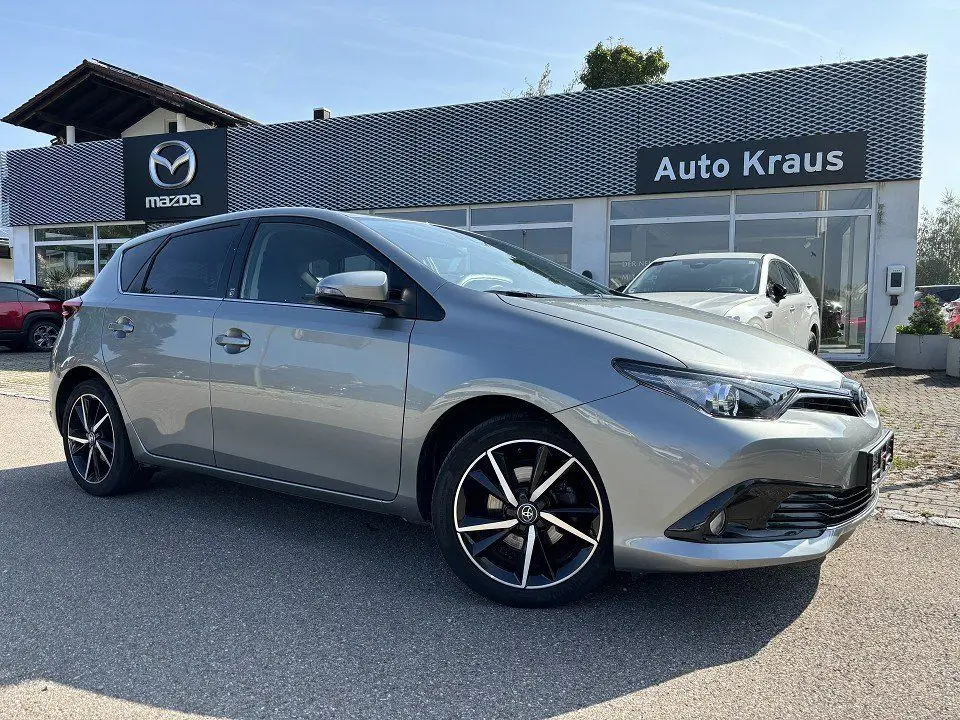 Photo 1 : Toyota Auris 2019 Essence