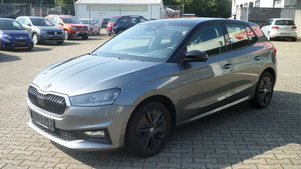 Photo 1 : Skoda Fabia 2022 Petrol