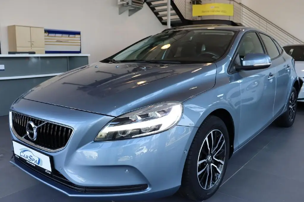 Photo 1 : Volvo V40 2016 Petrol