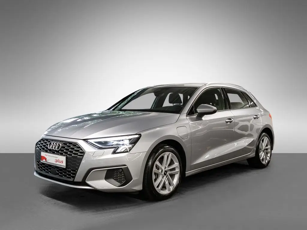 Photo 1 : Audi A3 2023 Hybrid