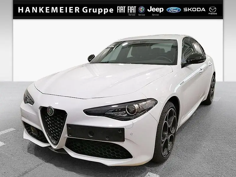 Photo 1 : Alfa Romeo Giulia 2022 Essence