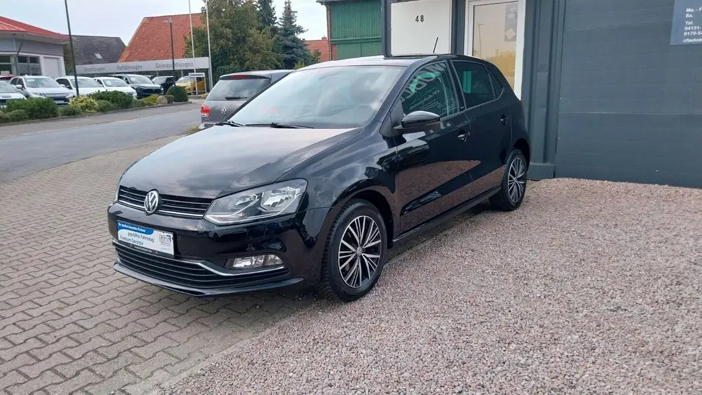 Photo 1 : Volkswagen Polo 2016 Petrol