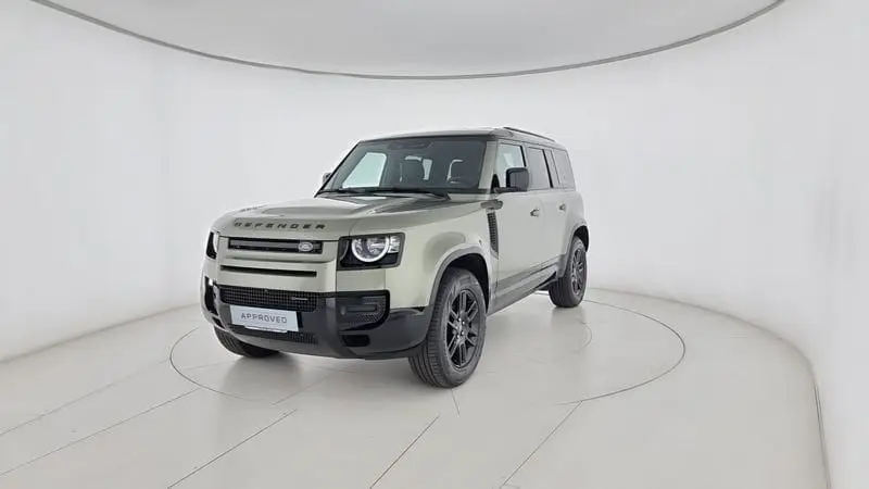 Photo 1 : Land Rover Defender 2022 Hybrid