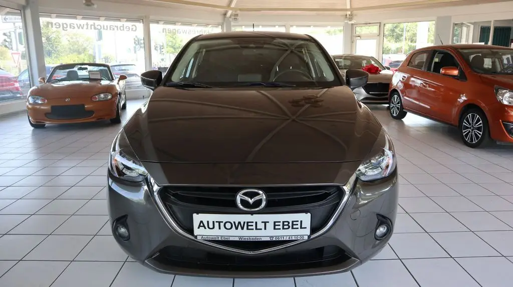 Photo 1 : Mazda 2 2015 Petrol