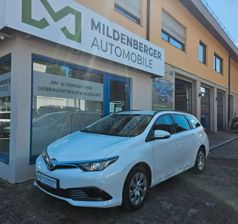 Photo 1 : Toyota Auris 2016 Petrol