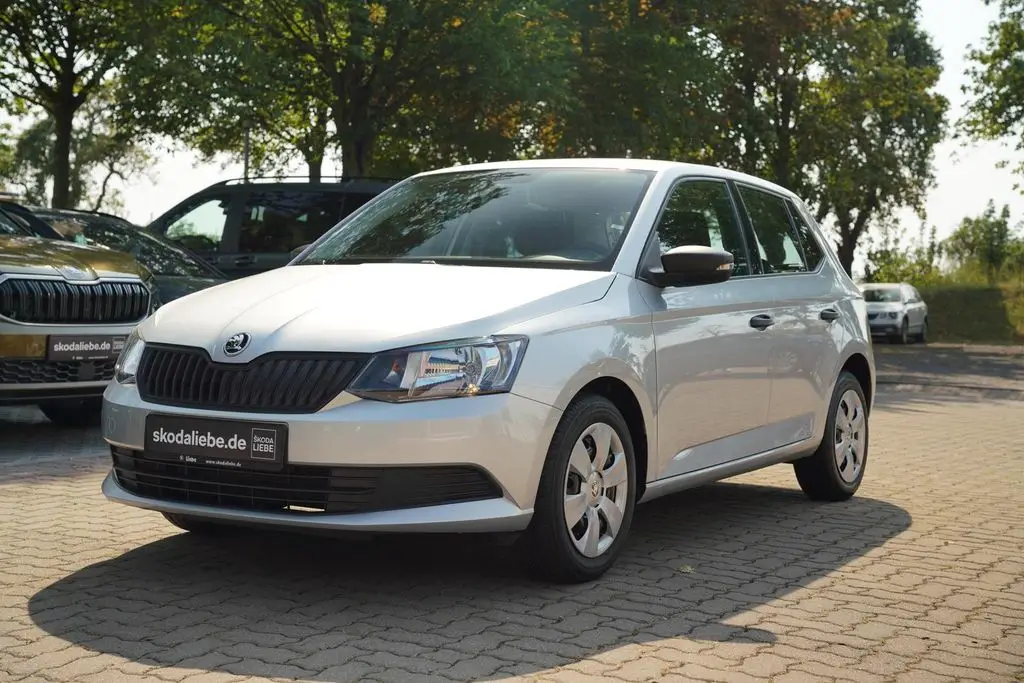 Photo 1 : Skoda Fabia 2017 Petrol