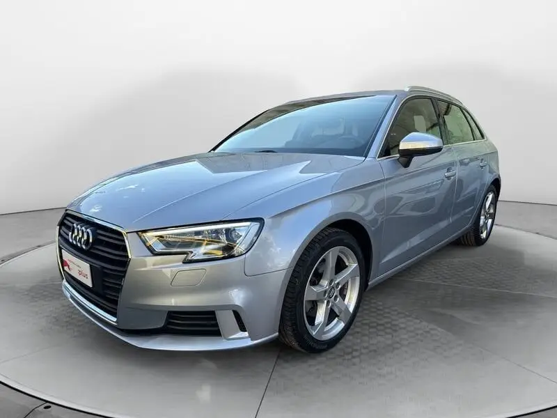 Photo 1 : Audi A3 2019 Essence