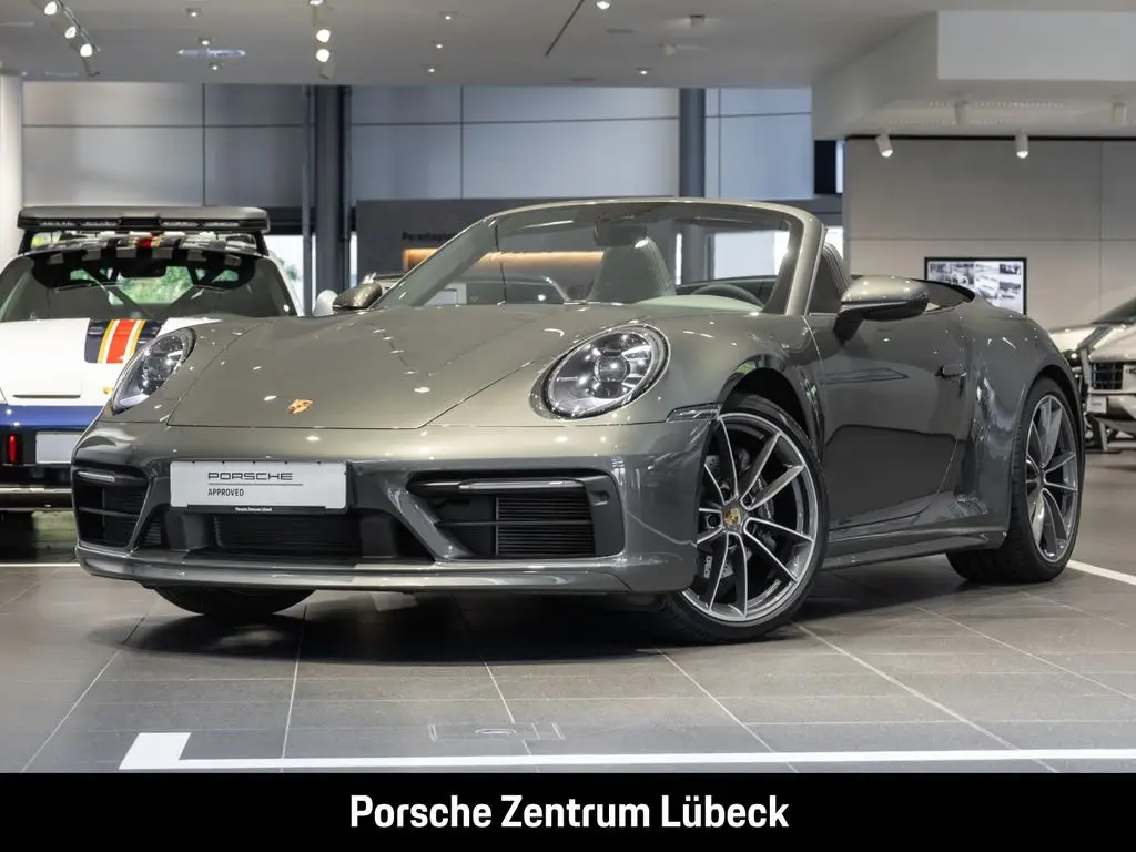 Photo 1 : Porsche 992 2021 Petrol