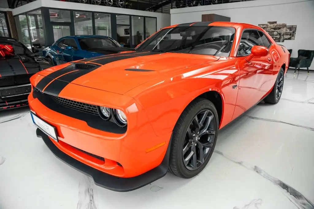 Photo 1 : Dodge Challenger 2021 Essence