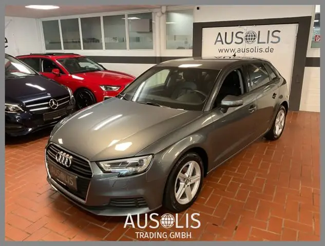 Photo 1 : Audi A3 2019 Petrol