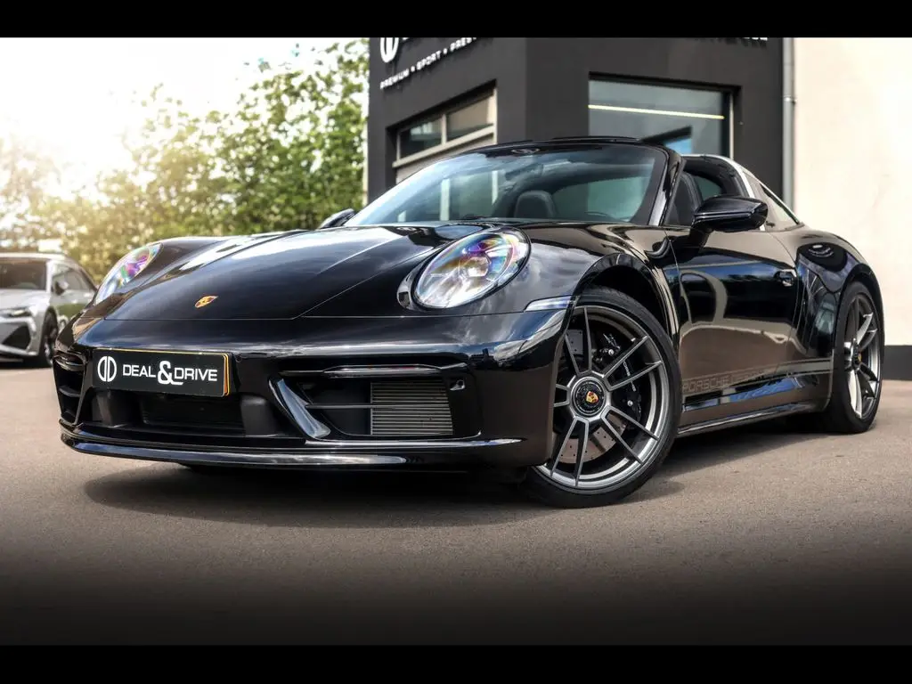 Photo 1 : Porsche 992 2022 Petrol