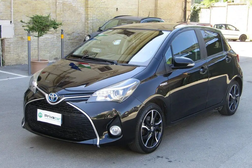 Photo 1 : Toyota Yaris 2016 Hybrid