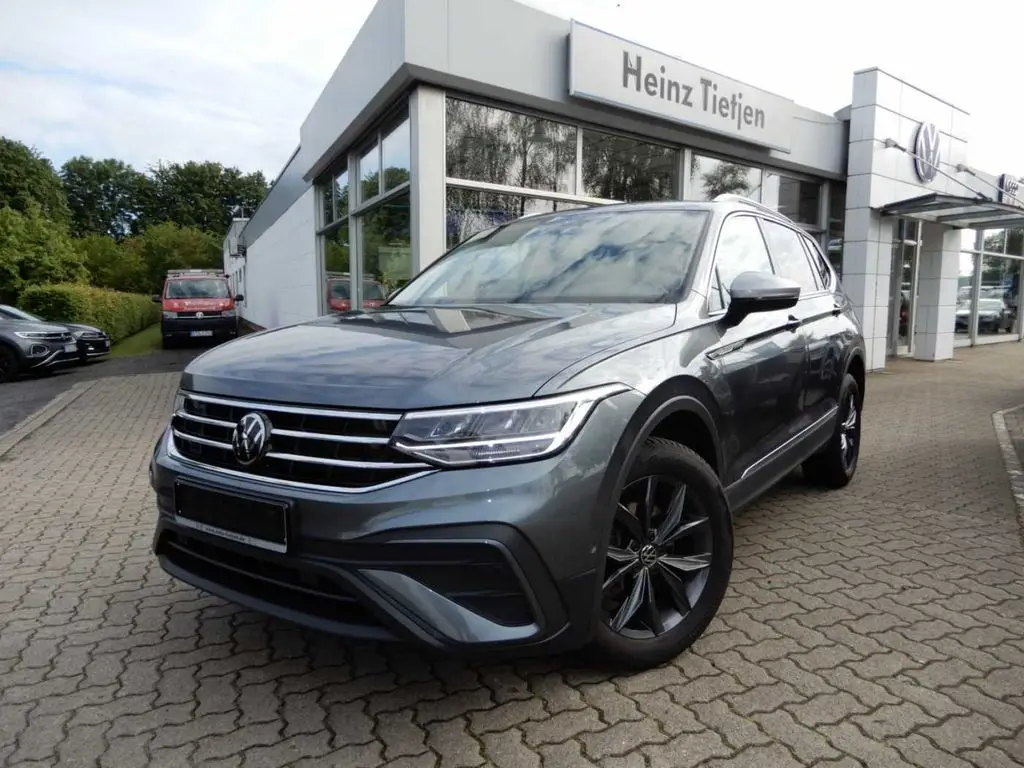 Photo 1 : Volkswagen Tiguan 2023 Essence