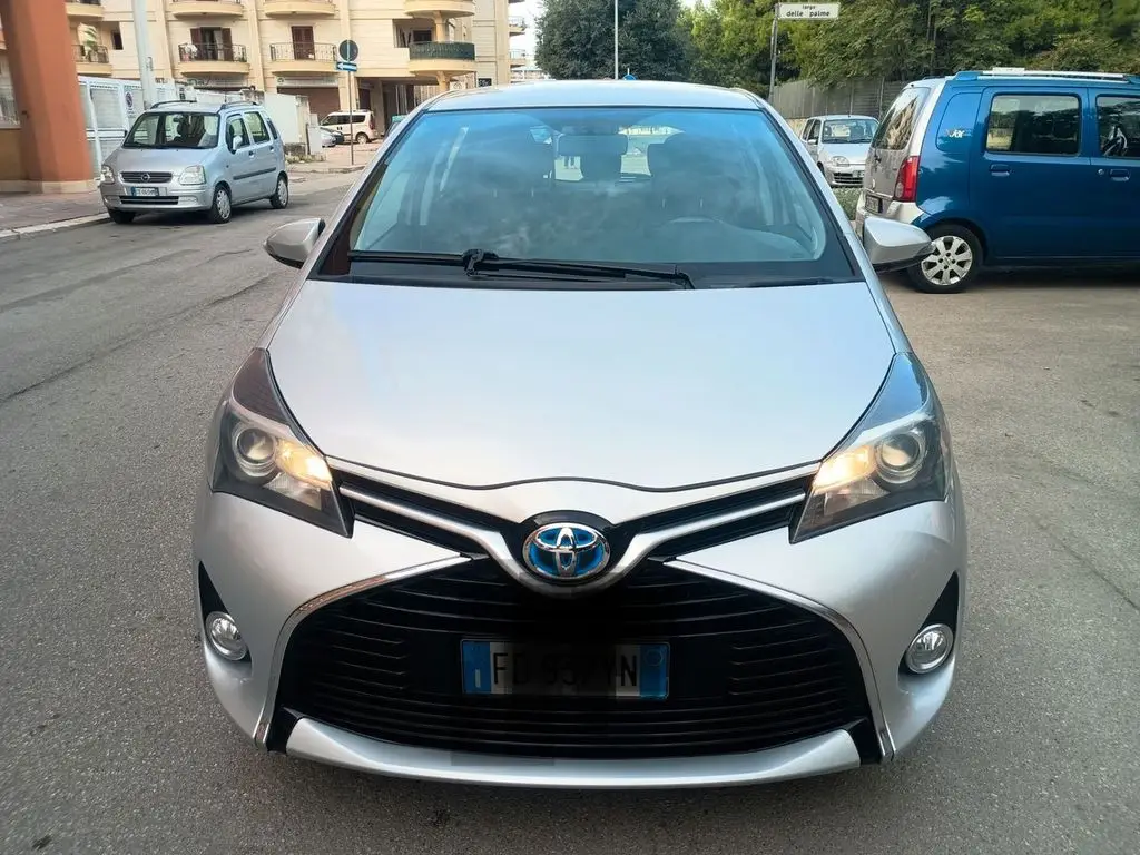 Photo 1 : Toyota Yaris 2016 Hybride