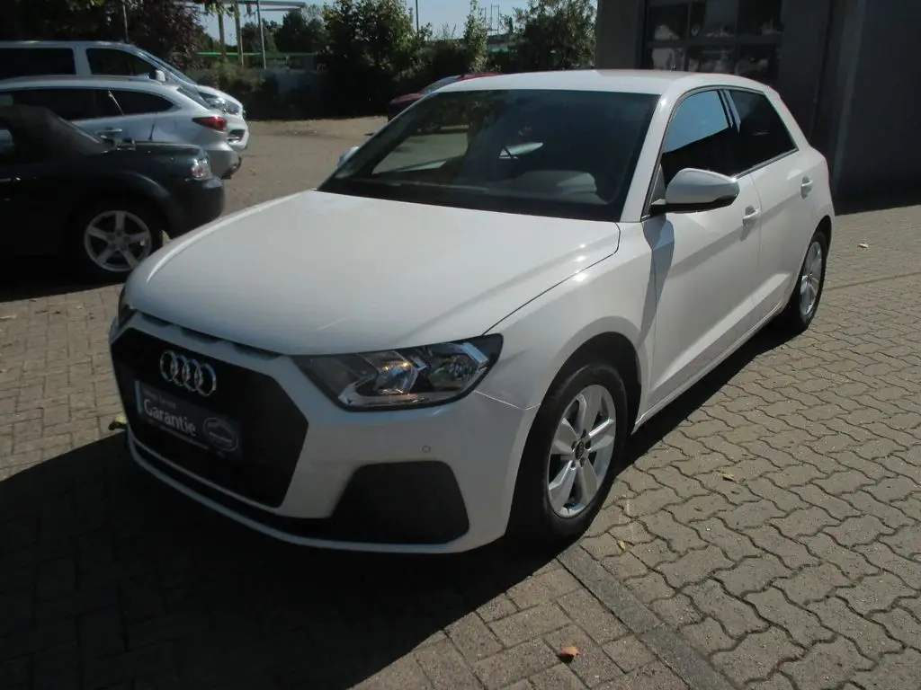 Photo 1 : Audi A1 2023 Essence