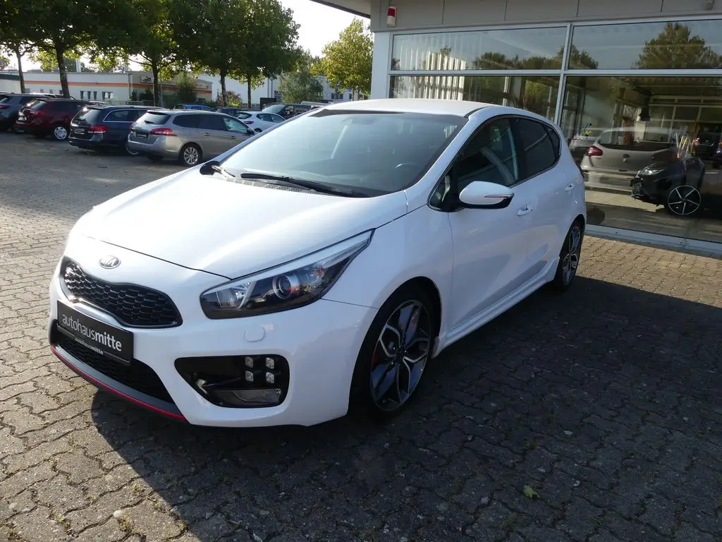 Photo 1 : Kia Ceed 2016 Petrol