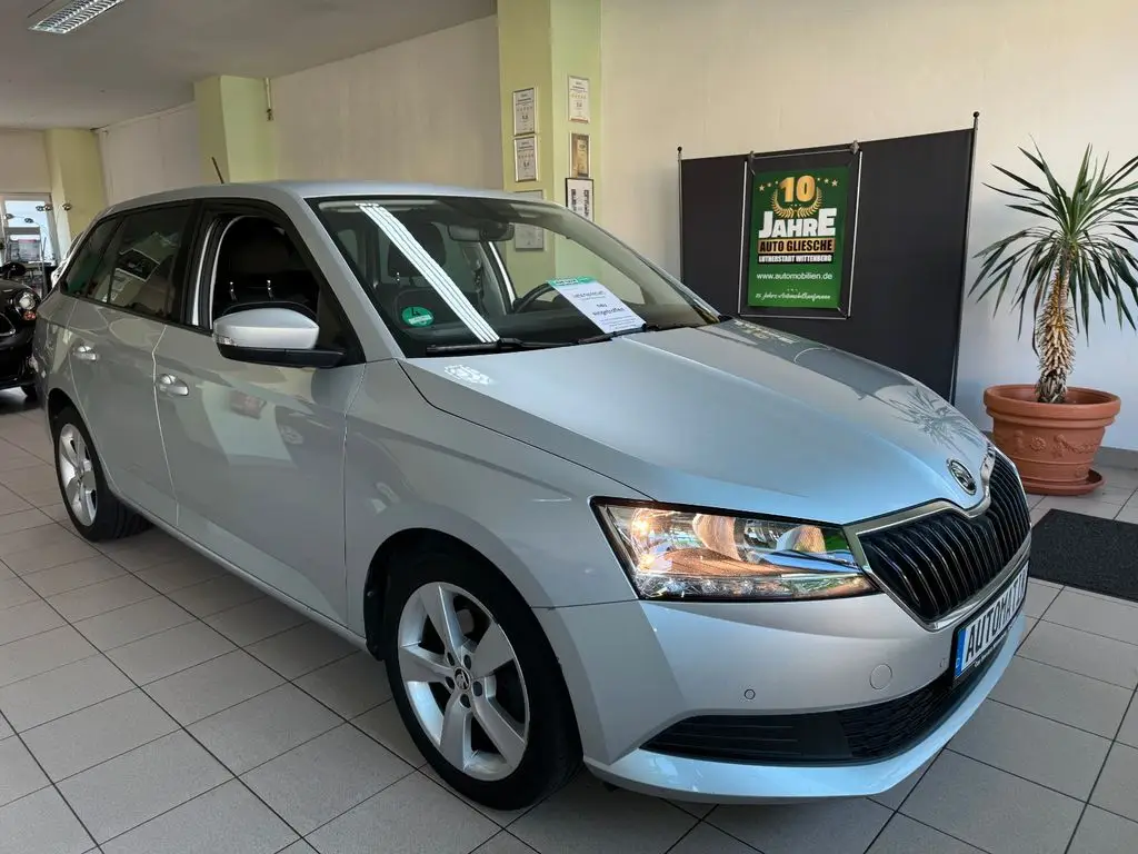 Photo 1 : Skoda Fabia 2021 Petrol