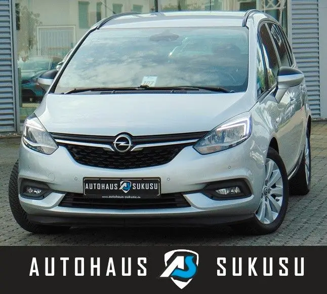 Photo 1 : Opel Zafira 2018 Petrol