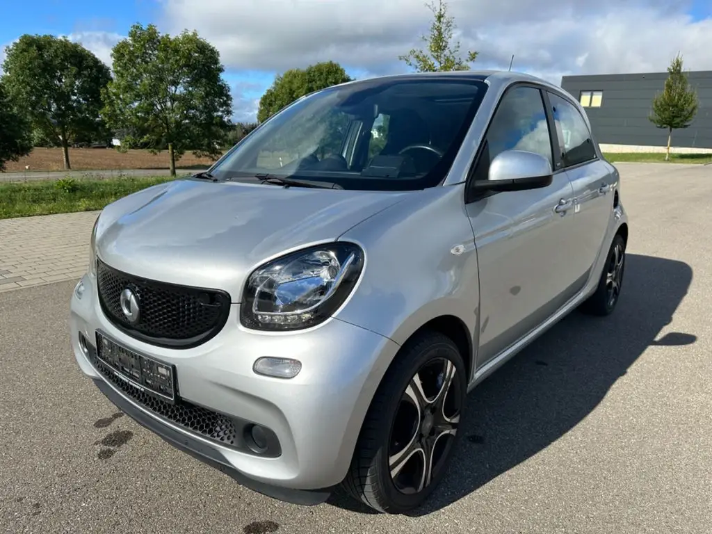 Photo 1 : Smart Forfour 2017 Petrol