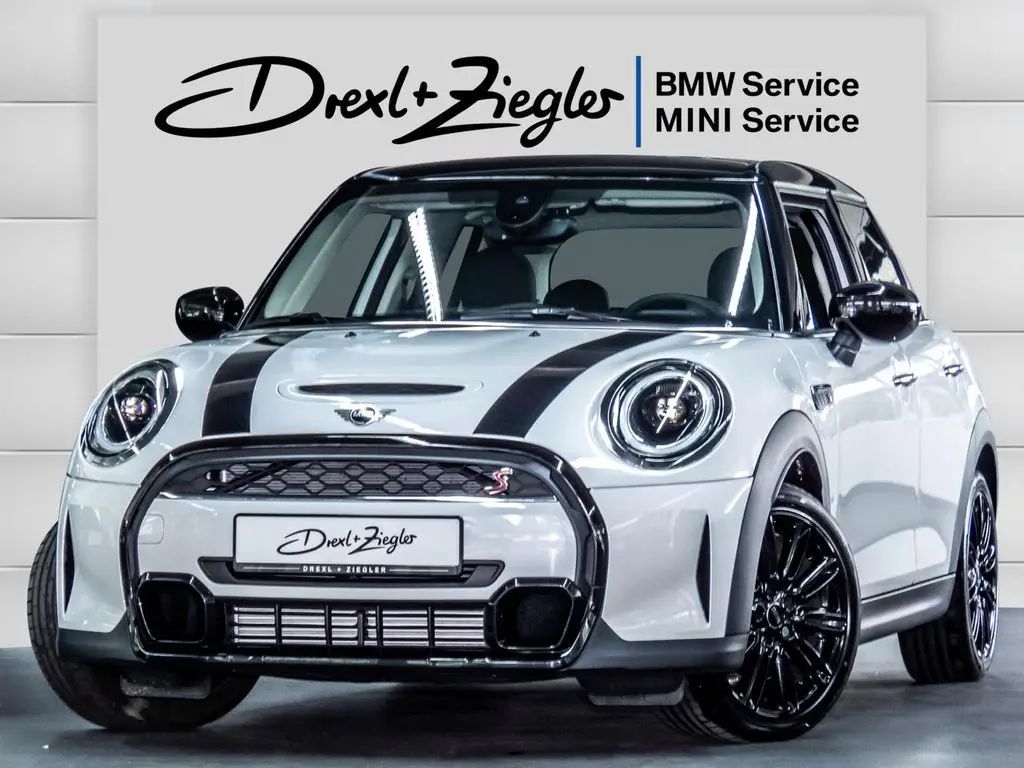 Photo 1 : Mini Cooper 2024 Petrol