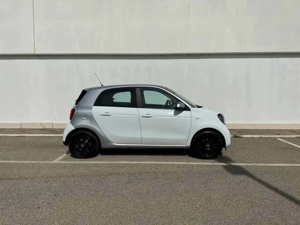 Photo 1 : Smart Forfour 2018 Petrol