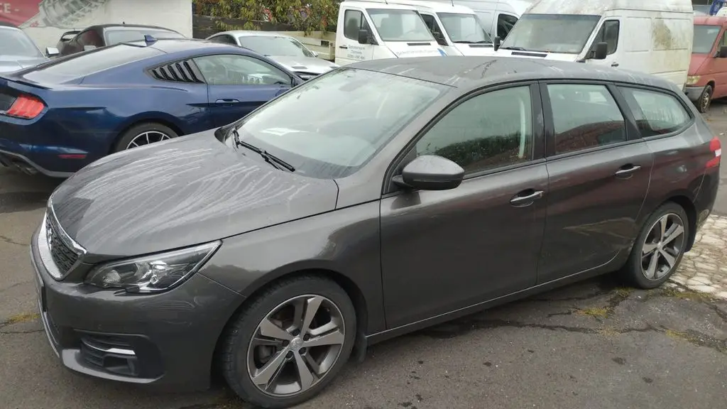 Photo 1 : Peugeot 308 2018 Petrol