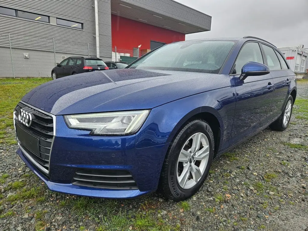 Photo 1 : Audi A4 2018 Autres