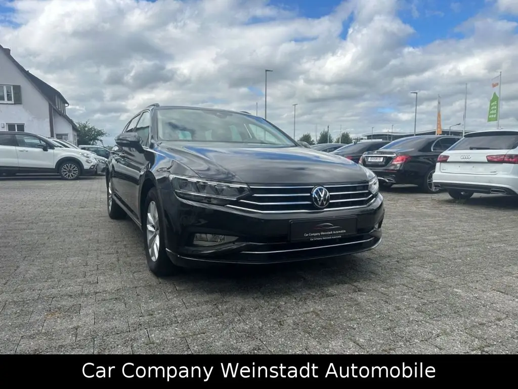 Photo 1 : Volkswagen Passat 2021 Petrol