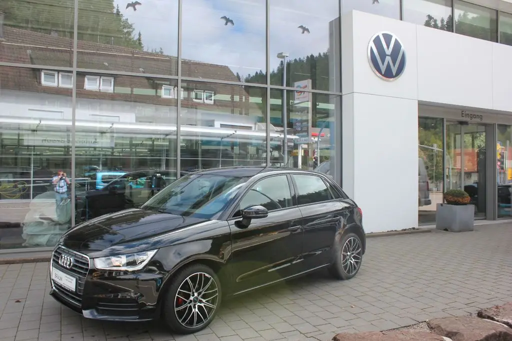 Photo 1 : Audi A1 2016 Petrol