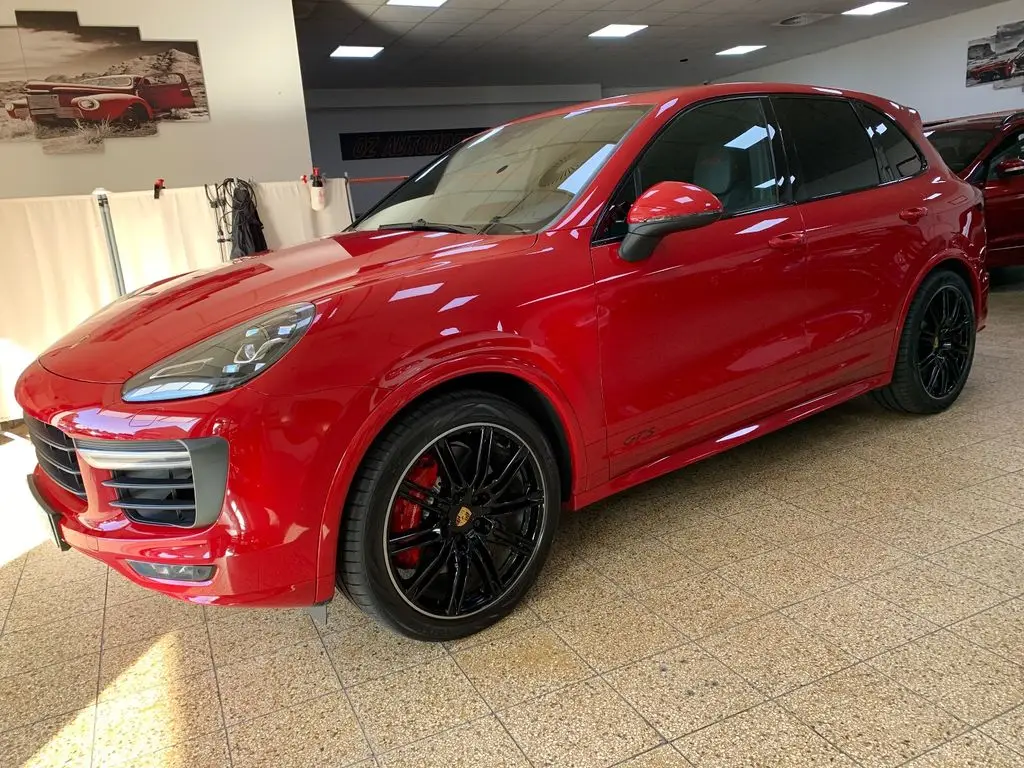 Photo 1 : Porsche Cayenne 2016 Essence