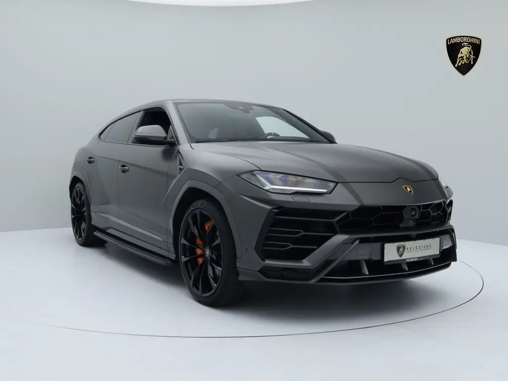 Photo 1 : Lamborghini Urus 2021 Petrol