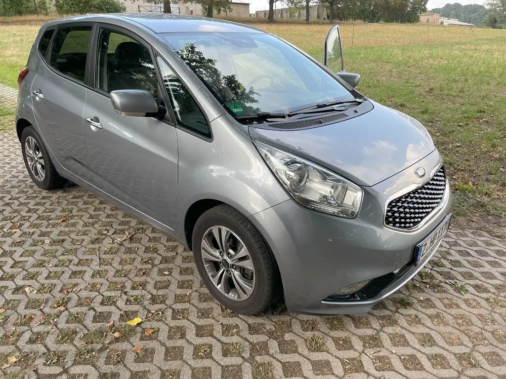 Photo 1 : Kia Venga 2019 Essence