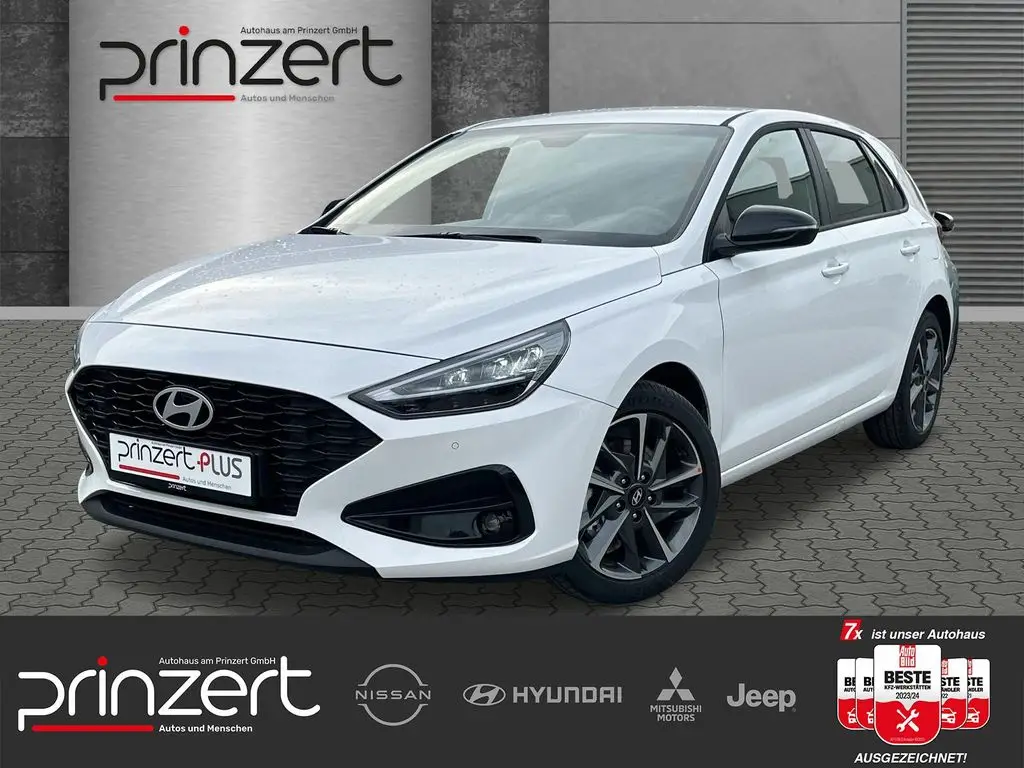 Photo 1 : Hyundai I30 2024 Petrol