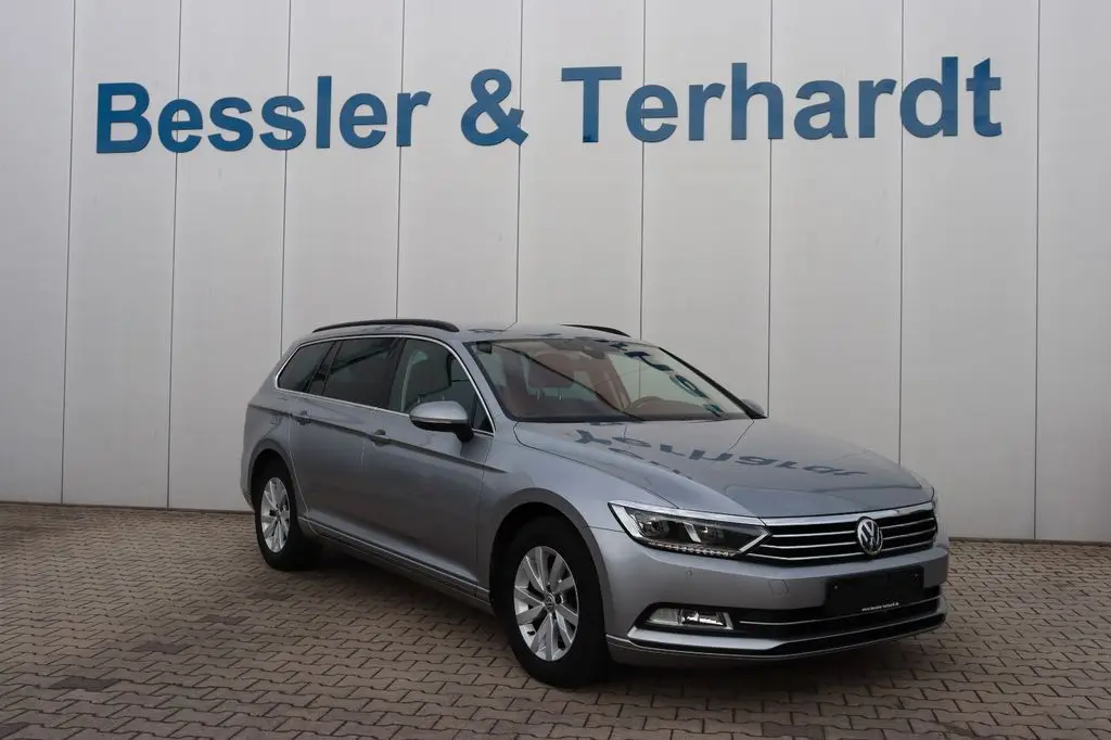 Photo 1 : Volkswagen Passat 2017 Diesel