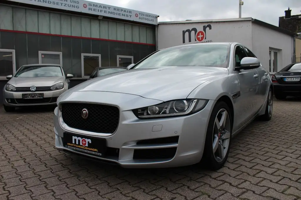 Photo 1 : Jaguar Xe 2017 Diesel