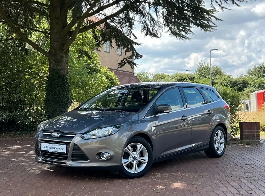 Photo 1 : Ford Focus 2014 Petrol